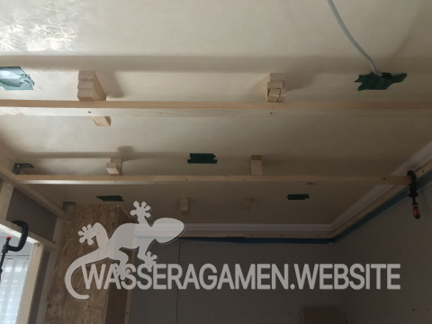 Latten- Konstruktion für Decke